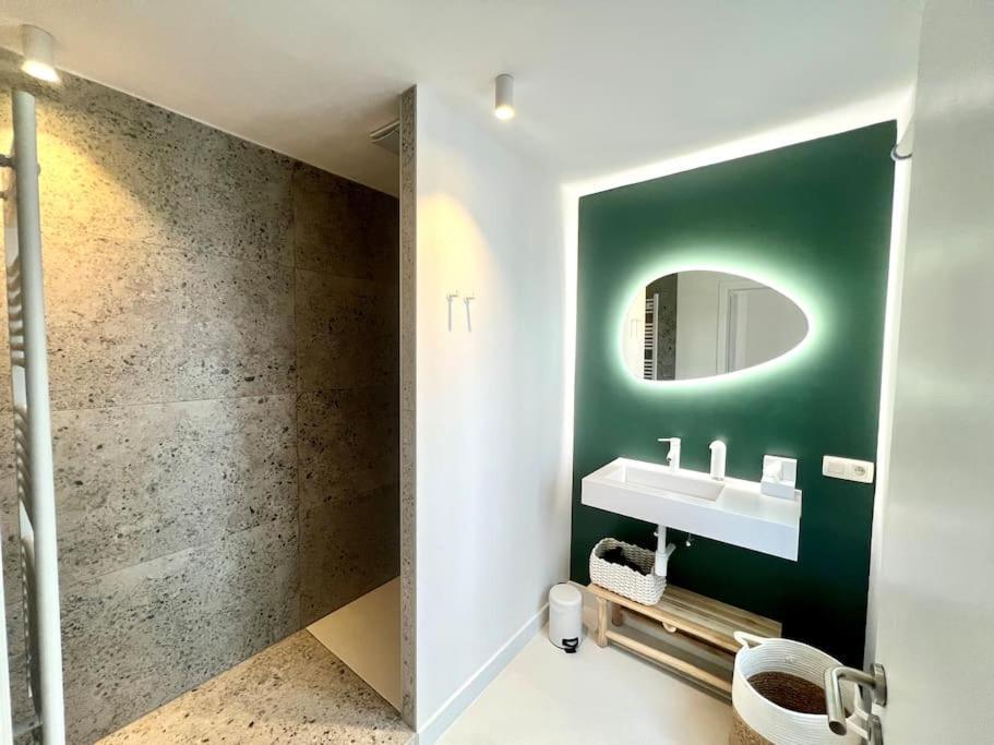 Duplex Chic Et Spacieux - Hypercentre เลียจ ภายนอก รูปภาพ